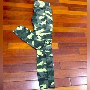 Lululemon Swift High Speed Camo Capri Leggings size 6